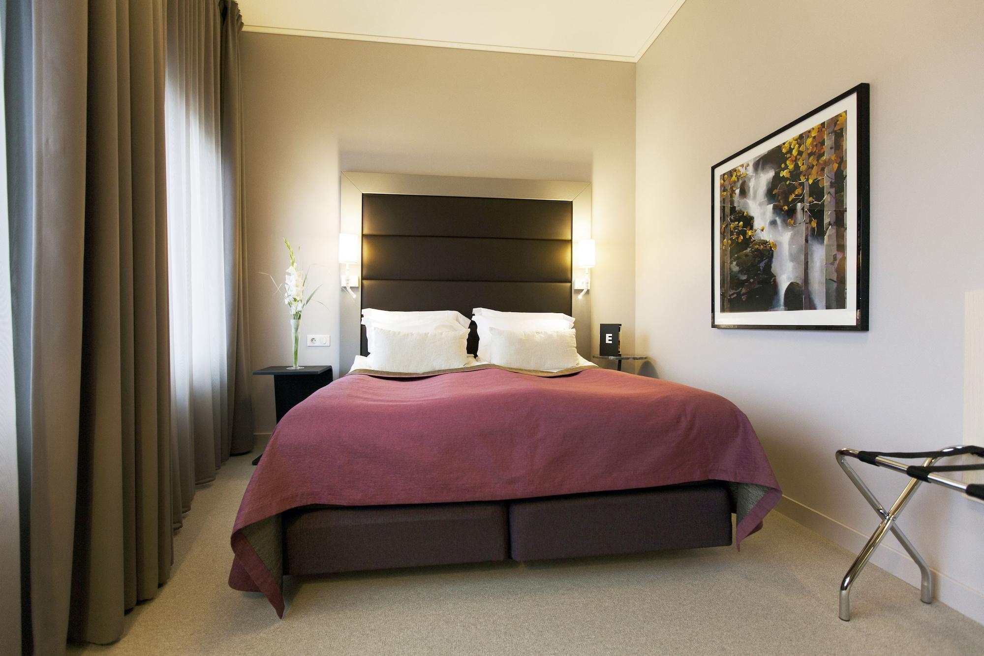 Отель Elite Plaza Oernskoeldsvik Экстерьер фото