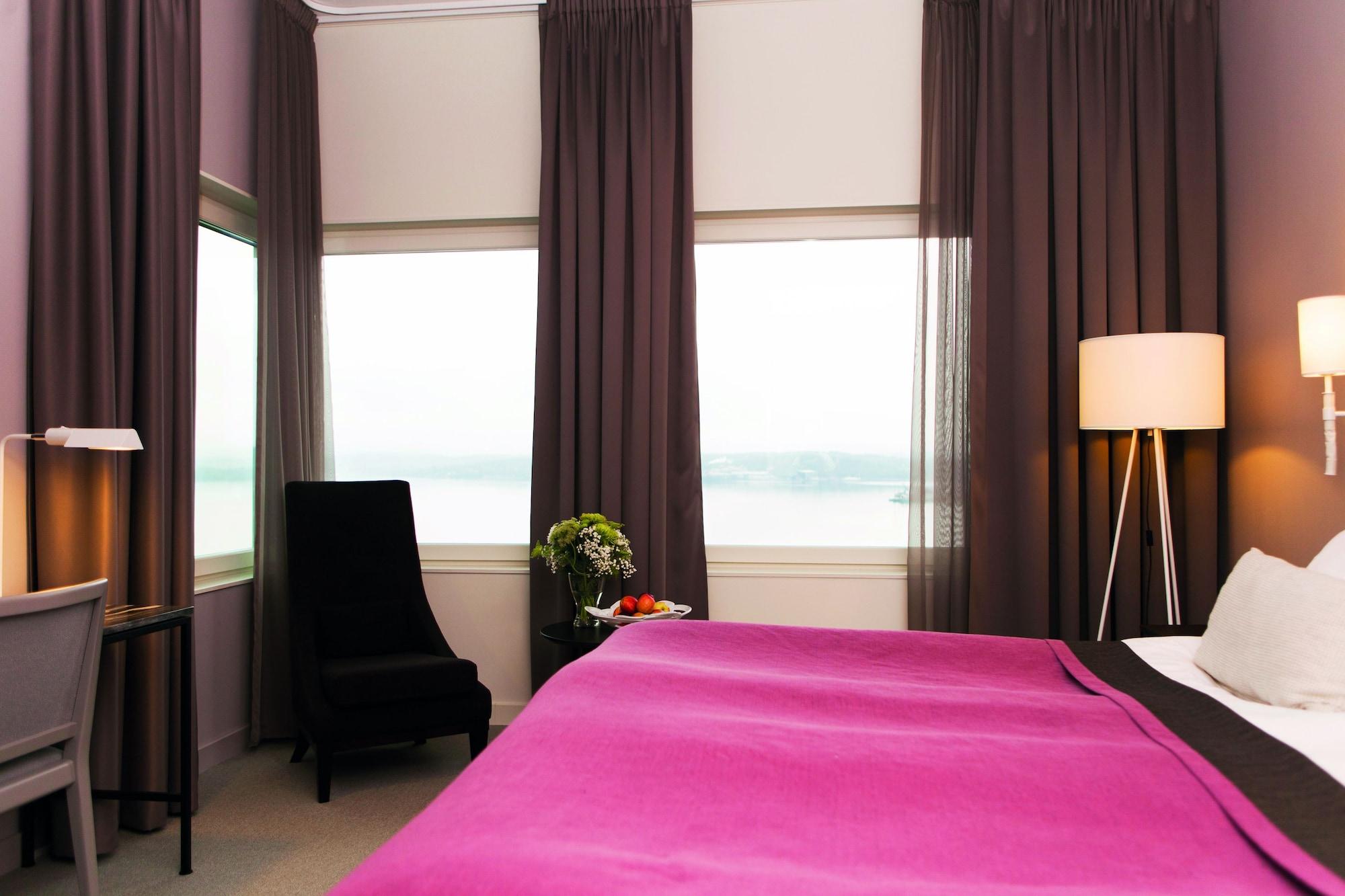 Отель Elite Plaza Oernskoeldsvik Экстерьер фото