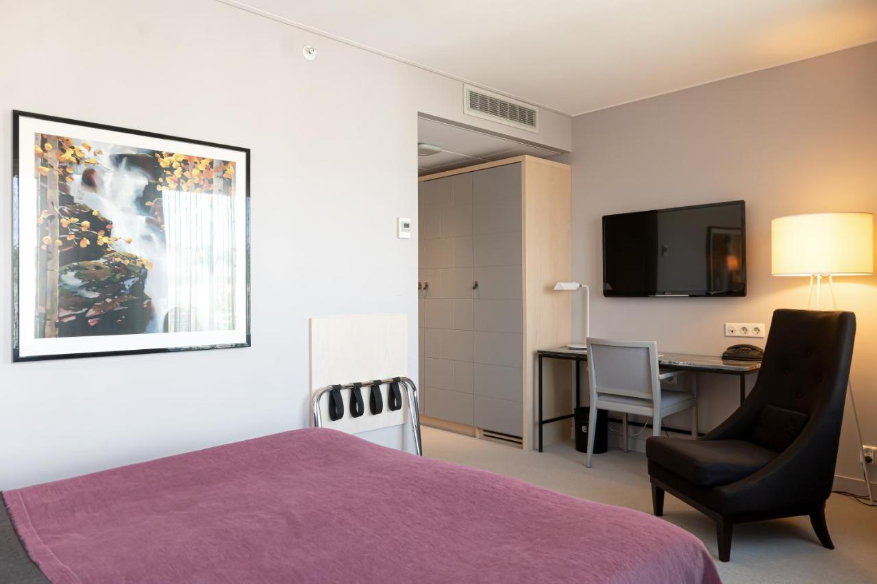 Отель Elite Plaza Oernskoeldsvik Экстерьер фото