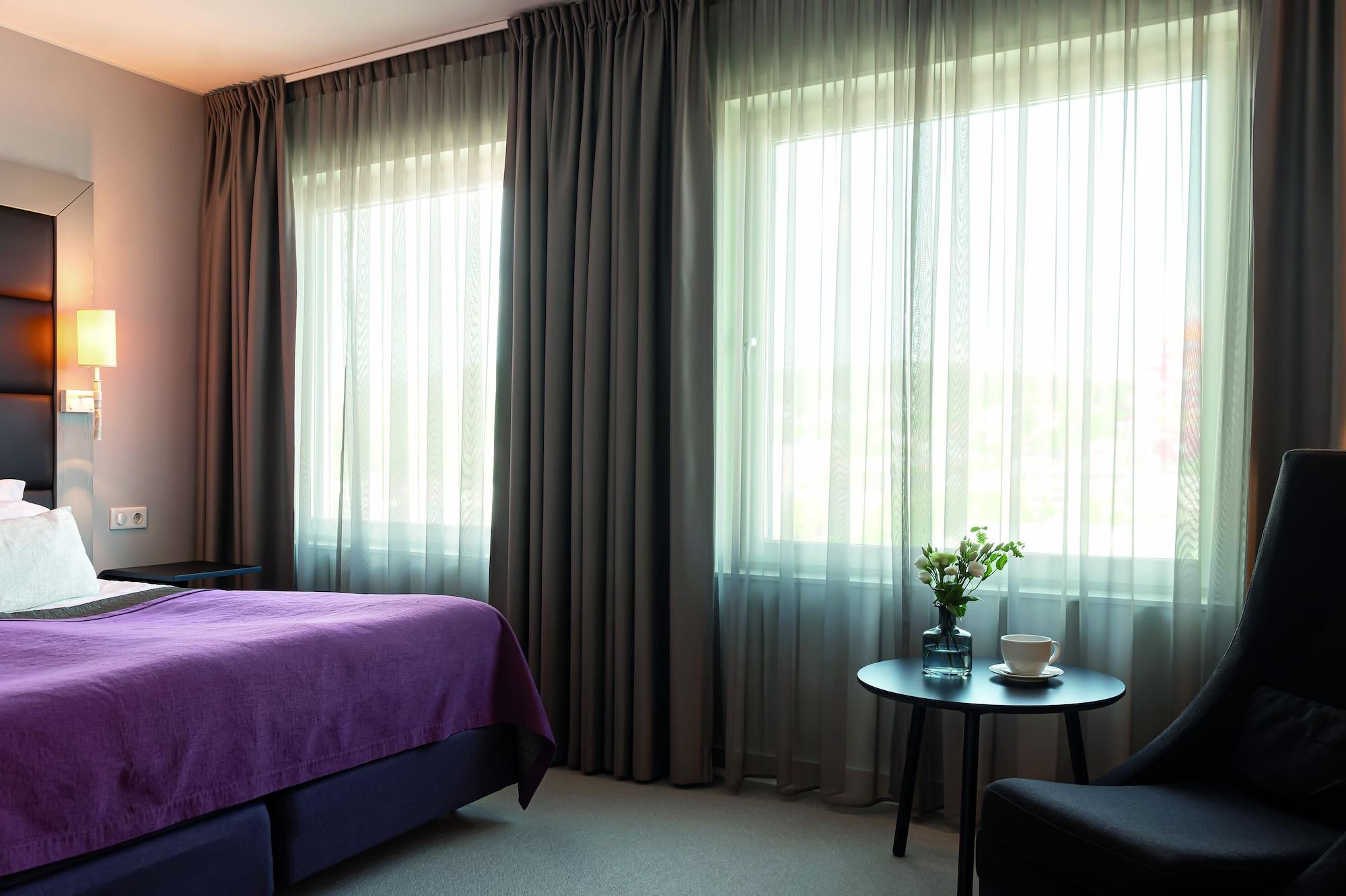 Отель Elite Plaza Oernskoeldsvik Экстерьер фото