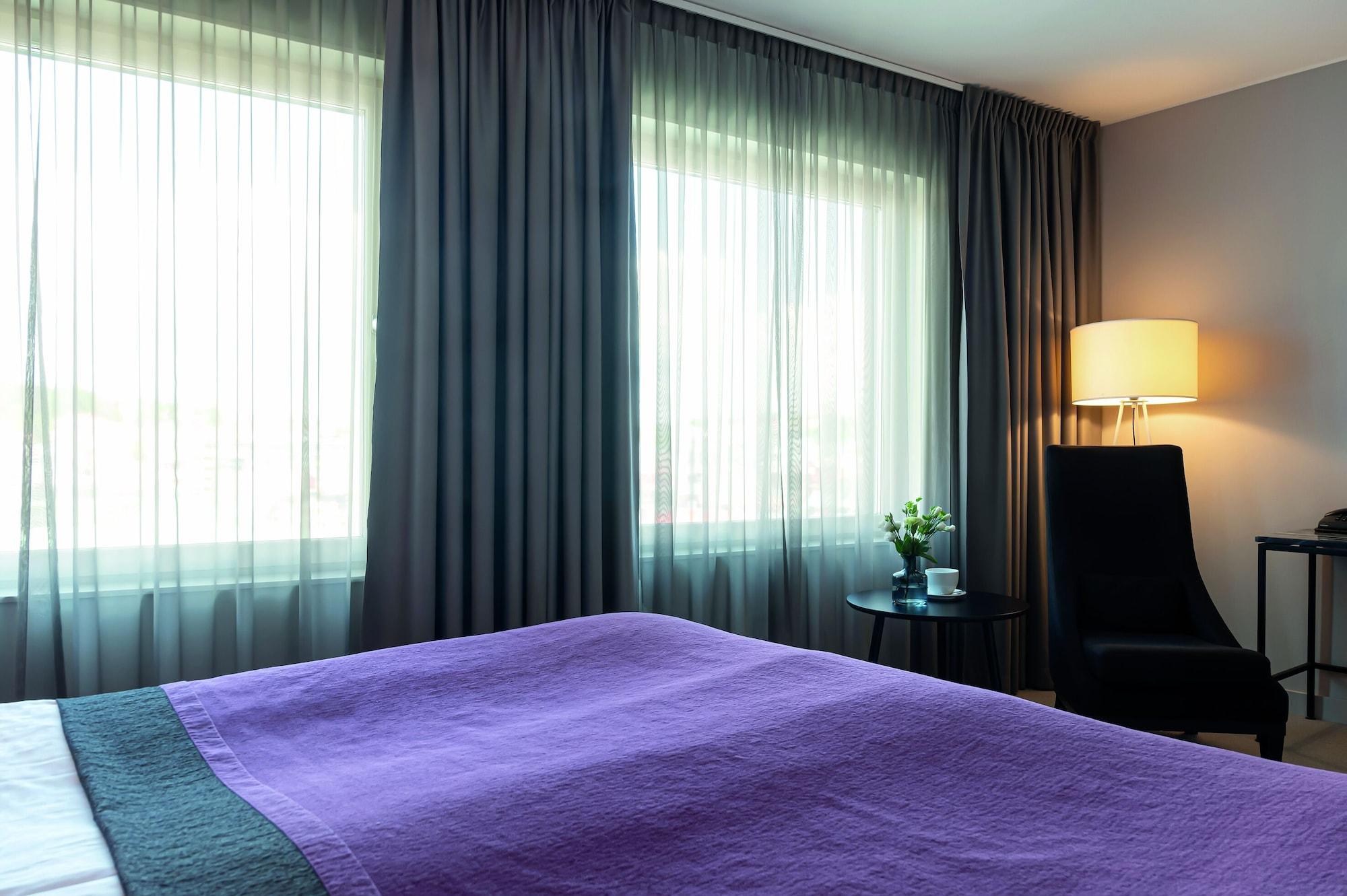 Отель Elite Plaza Oernskoeldsvik Экстерьер фото