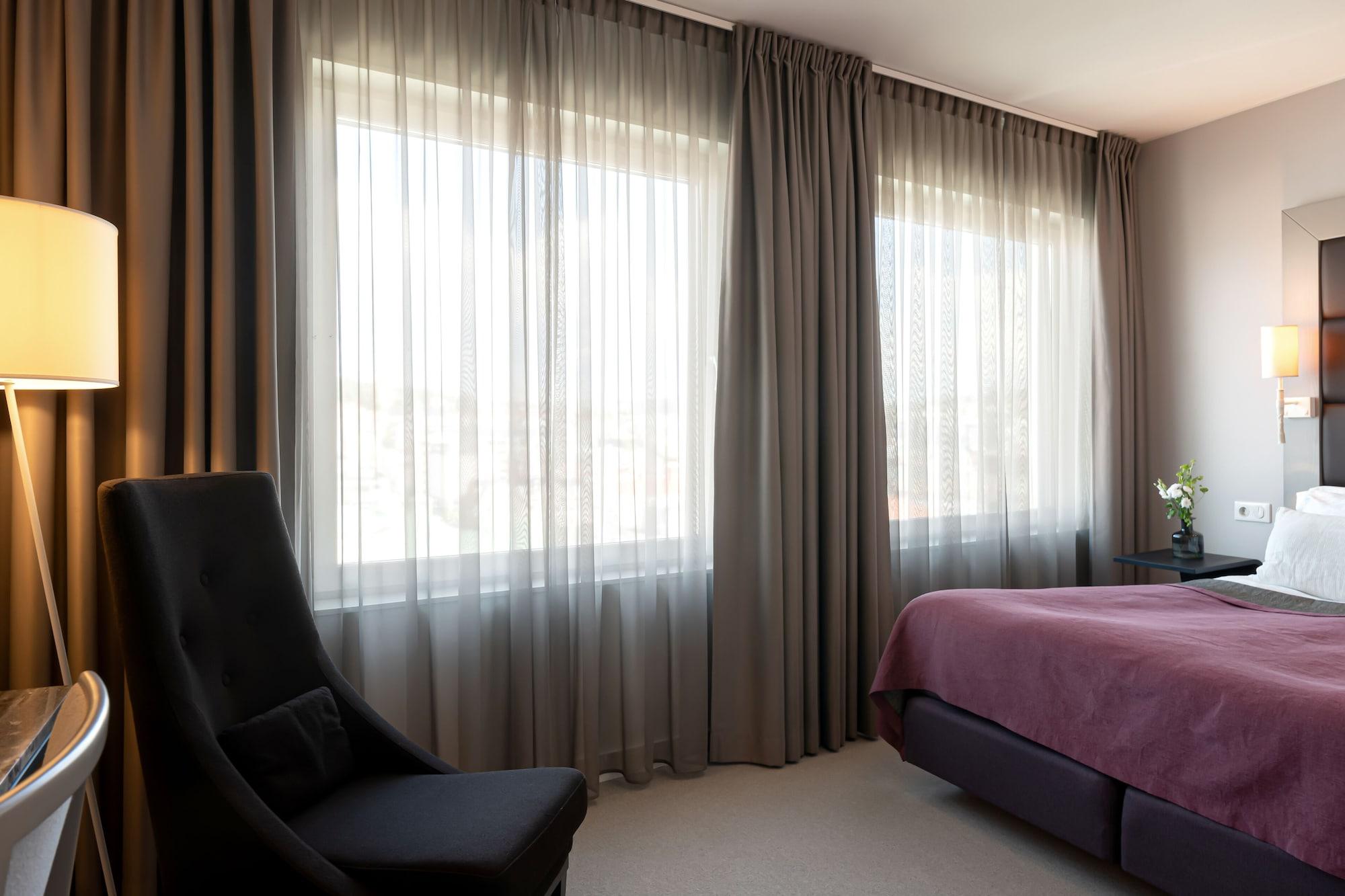 Отель Elite Plaza Oernskoeldsvik Экстерьер фото