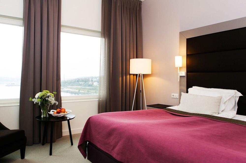 Отель Elite Plaza Oernskoeldsvik Экстерьер фото